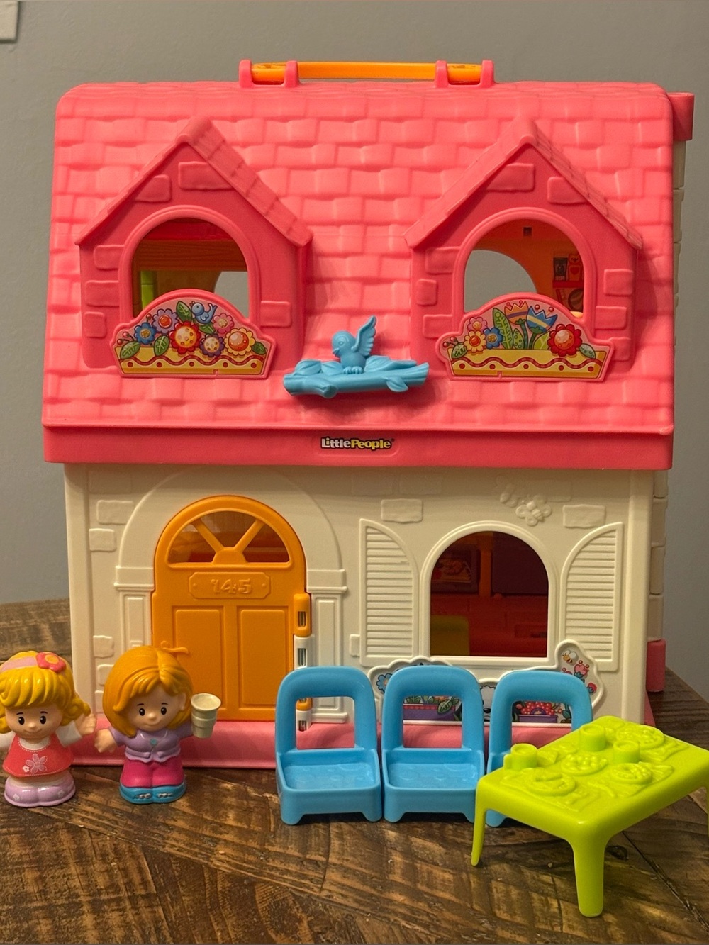 Little People Surprise & Sounds Home 2015